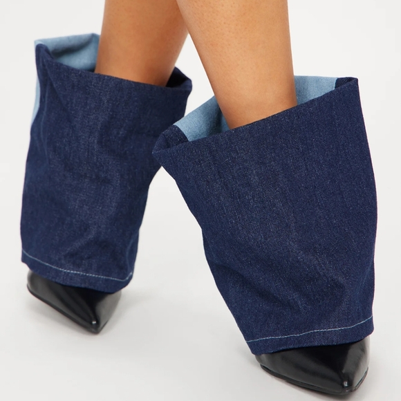 NWT Keep It Smooth Colorblock Denim Heeled Fashion Nova Black Booties in Size 8 - Picture 2 of 7